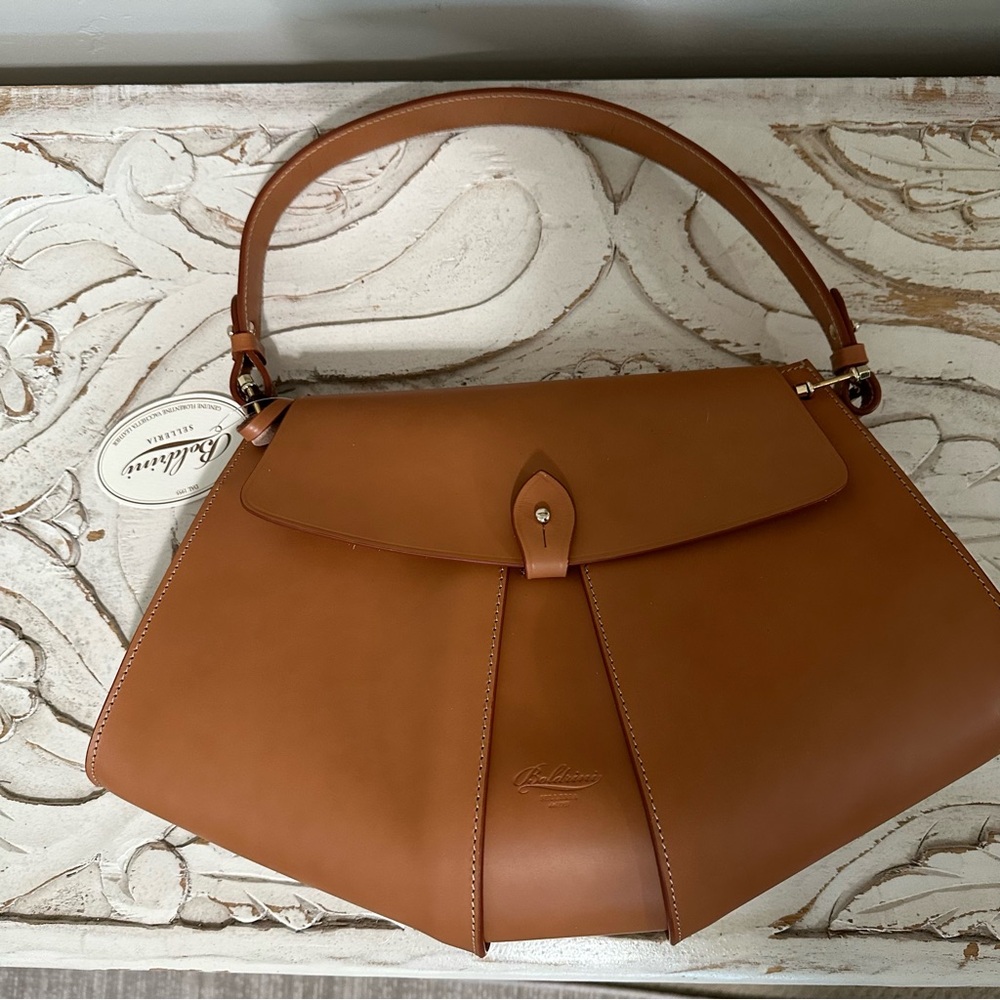 BOLDRINI Made In Italy Leather Tulip Cut Flap Over Satchel - Picture 4 of 6